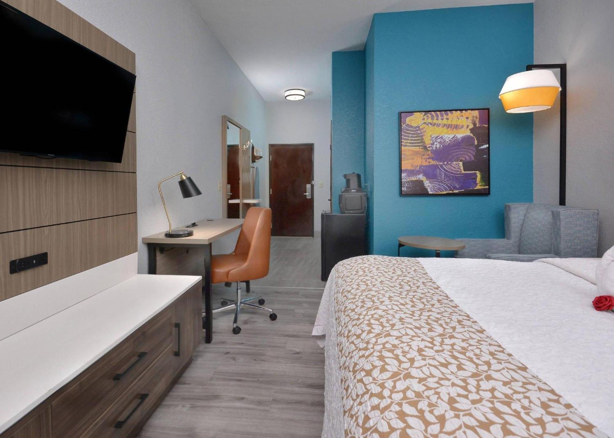 King Room Accessible or Non-Smoking