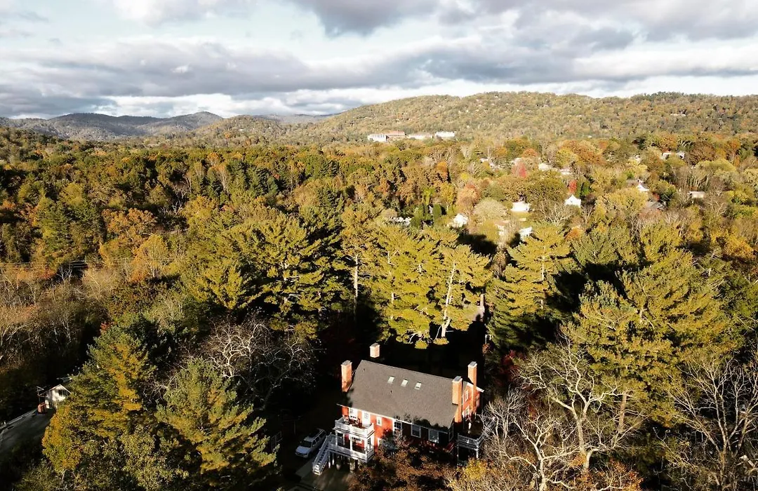 The Applewood Manor-1