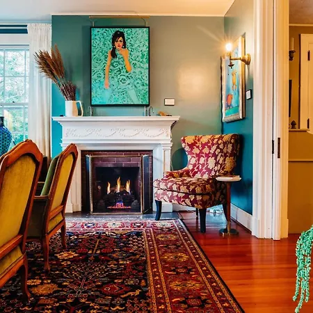 The Applewood Manor-2