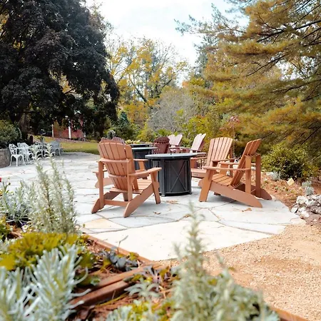 The Applewood Manor-3