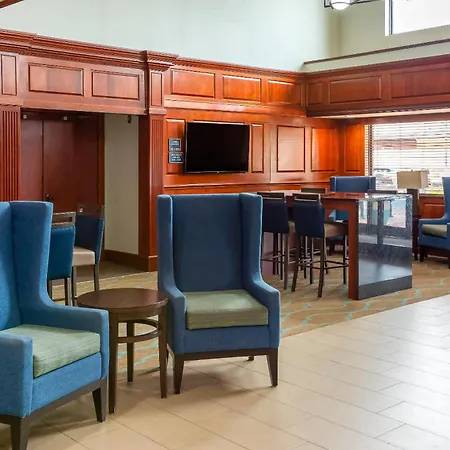 Comfort Suites Outlet Center-3