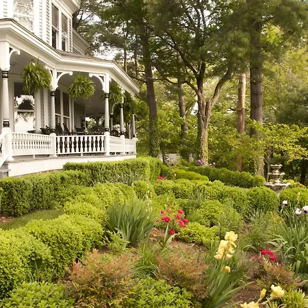 Biltmore Village Inn B&B-2