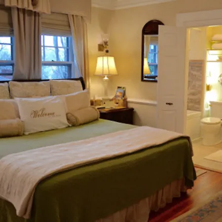 Abbington Green Bed & Breakfast Inn-2